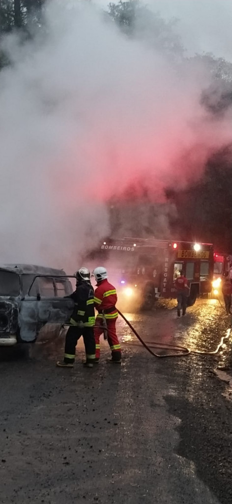 Mãe revela que já havia reclamado por diversas vezes com a Prefeitura sobre veículo que incendiou com crianças dentro