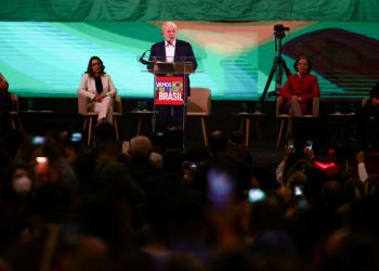 PT lança pré-candidatura de Lula à presidência com Alckmin como vice