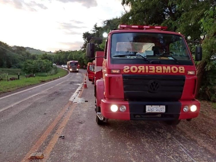 7 pessoas morrem e 13 ficam feridas em acidente com ônibus no Oeste do PR