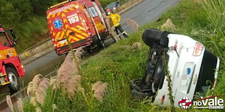 Corpo de Bombeiros atende saída de pista em Fraiburgo