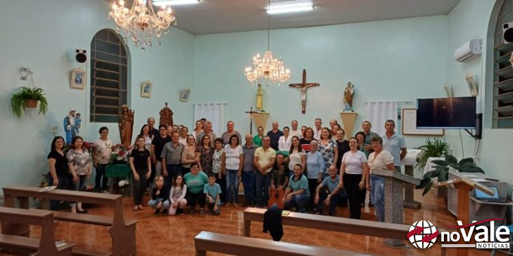 Comunidade Nossa Senhora da Saúde recebe Imagem da Padroeira do município de Ouro