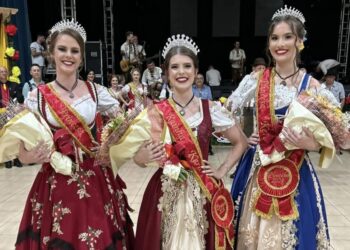 Maria Clara Matzenbacher é nova rainha do Kerb de Piratuba