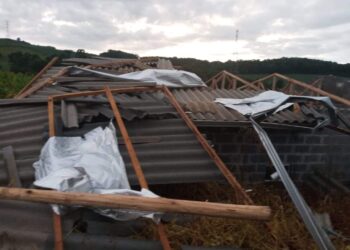 Vendaval da noite desta quarta-feira causa estragos no interior de Campos Novos