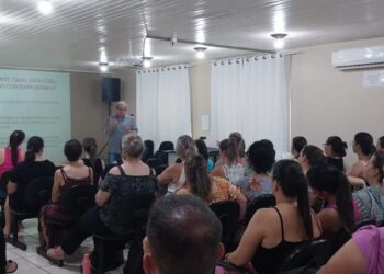 Professores da rede municipal de Ouro passam por capacitação