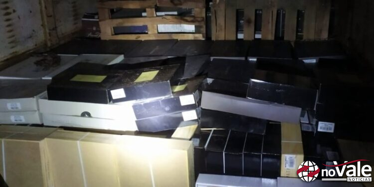 PRF apreende camarões contrabandeados e vinhos trazidos ilegalmente da Argentina na BR-282