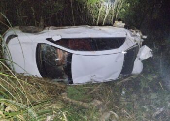 Saída de pista deixa três feridos em Curitibanos