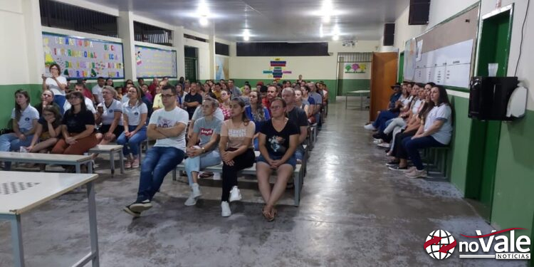 Famílias participam da Assembleia de Pais na Escola São Cristóvão