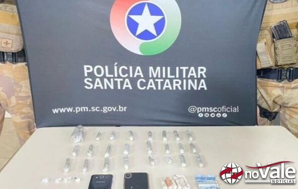 Jovem em saída temporária da prisão é detido com buchas de cocaína e maconha