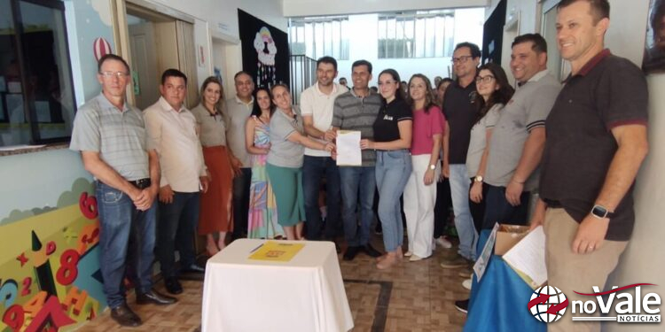 Assinada a ordem de serviço para a reforma da escola municipal Professor Guerino Riquetti