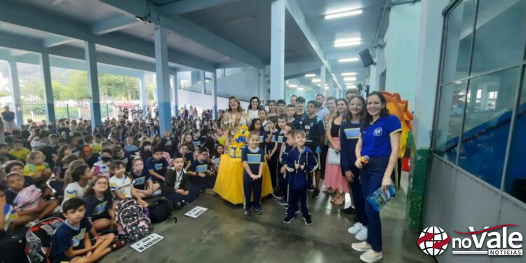 Escola Municipal Viver e Conhecer comemora 38 anos com atividades e homenagens