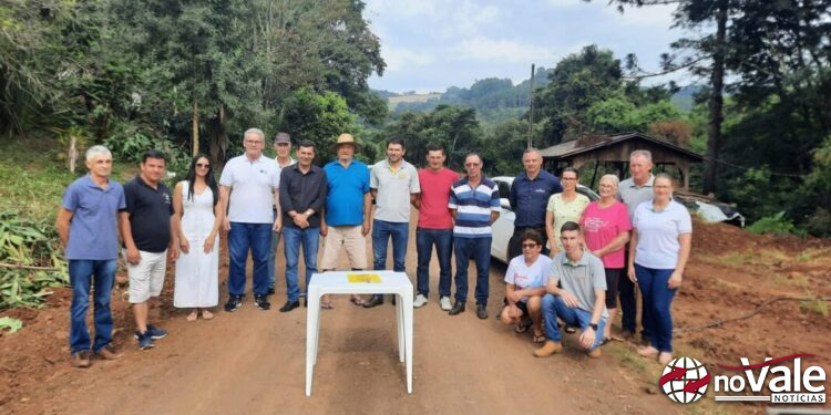 Ordem de serviço para pavimentação na comunidade de Nossa Senhora da Saúde é oficializada