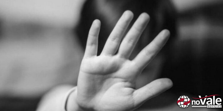 Mulher é presa pela PM por agredir filho de 10 anos