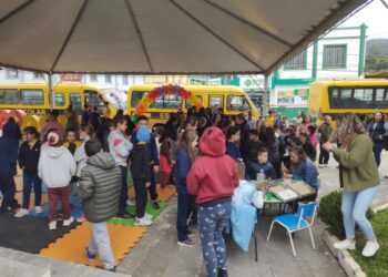 Município de Ouro realiza atividade alusiva ao Dia Nacional do Livro Infantil