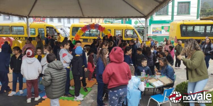 Município de Ouro realiza atividade alusiva ao Dia Nacional do Livro Infantil