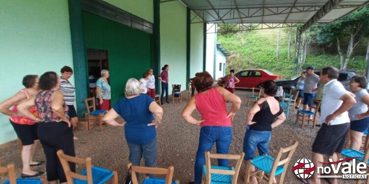 Grupo de idosos do Município de Ouro participa de várias atividades durante o mês de março
