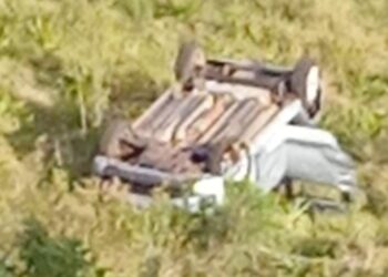 Carro cai de ribanceira de quase 100 metros no interior de Campos Novos