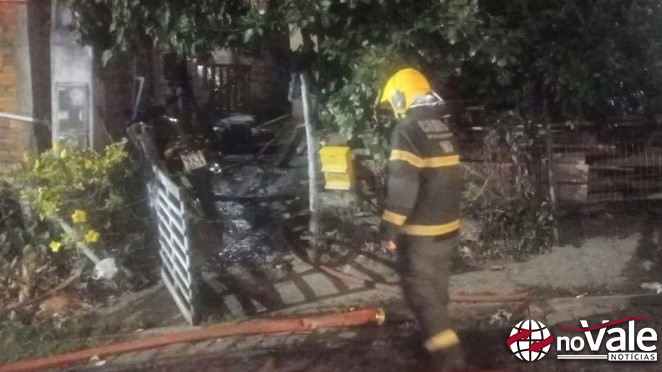 Homem morre carbonizado em incêndio residencial