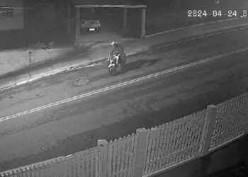 Ladrões furtam motocicleta de garagem de residência em Herval d´Oeste