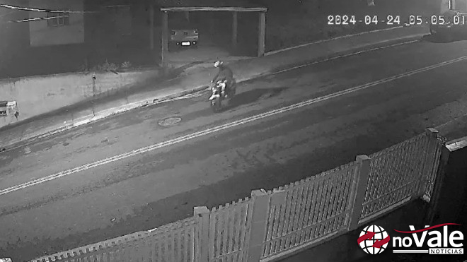 Ladrões furtam motocicleta de garagem de residência em Herval d´Oeste