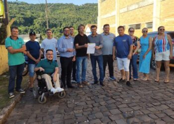 Assinada ordem de serviço para pavimentação de cinco ruas no Parque e Jardim Ouro