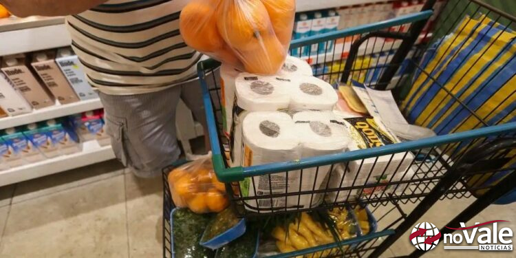 Em março, o consumo cresceu 8% em relação a fevereiro, diz Abras