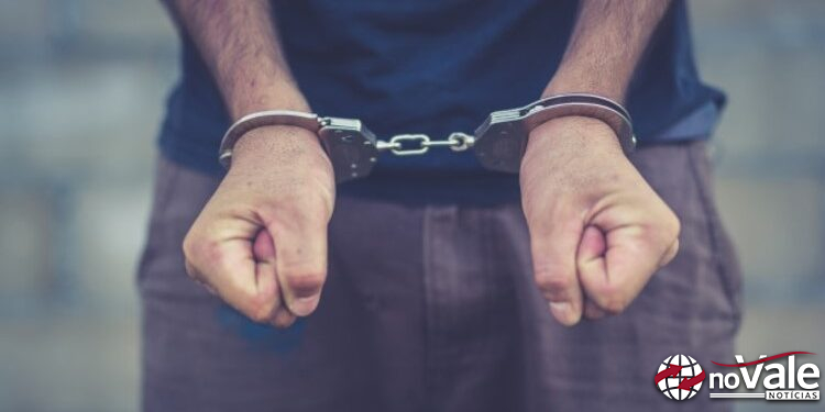 Jovem desrespeita medida protetiva e invade casa da própria mãe para cometer furto