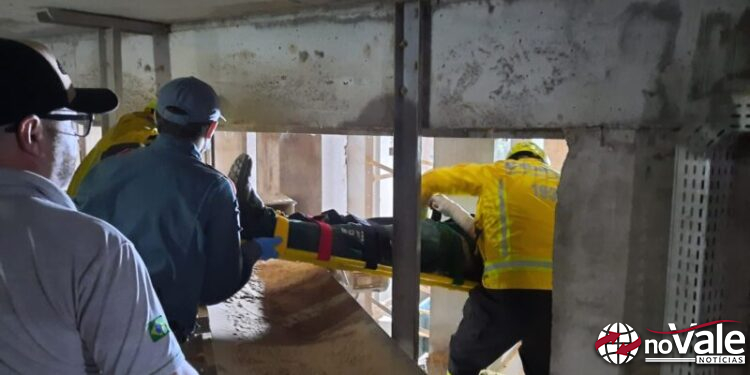 Homem fica ferido após sofrer queda de altura em Zortéa