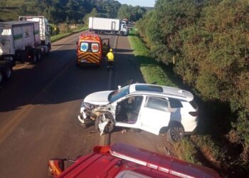 Duas pessoas ficam feridas em acidente de trânsito na BR-282 em Campos Novos