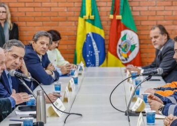 Governo federal anuncia Pix de R$ 5,1 mil para famílias do RS