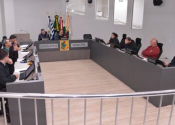 Vereadores aprovam moção de apelo para destinar recursos às vítimas de enchentes no RS