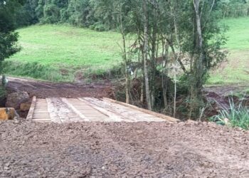 Ponte da comunidade de Linha Rancho Grande é liberada para trânsito após reforma
