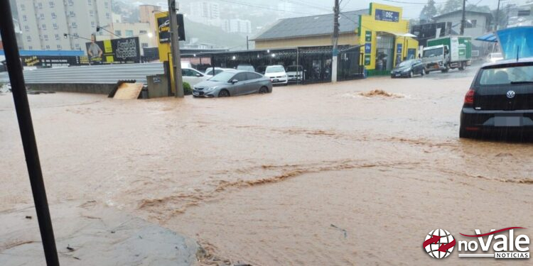 Alesc anuncia doação de R$ 5 milhões para a Defesa Civil Estadual a fim de auxiliar municípios atingidos pela chuva