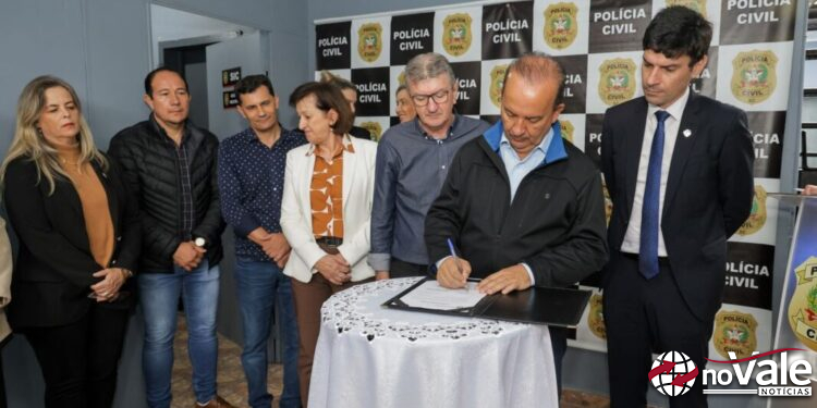 Governador Jorginho Mello assina licitação para a construção da nova delegacia de Capinzal