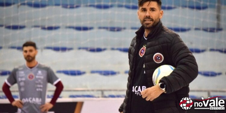 José Henrique Pereira é efetivado técnico do Joaçaba Futsal