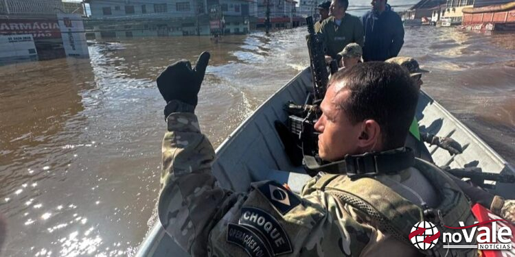 Policiais Rodoviários Federais de Santa Catarina atuam em resgates no Rio Grande do Sul