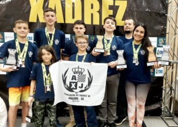 Xadrez de Joaçaba conquista título e troféus no campeonato brasileiro