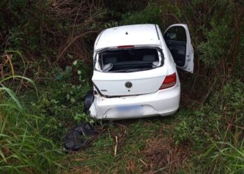 Condutor fica ferido após colisão no trevo de acesso a Celso Ramos