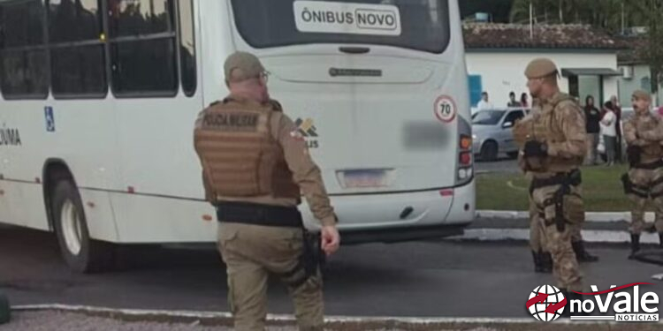 Menino de 11 anos morre atropelado por ônibus do transporte coletivo em SC