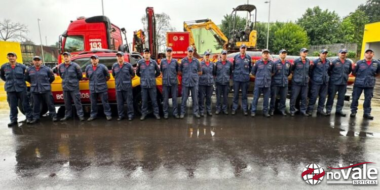 Corpo de Bombeiros de SC envia novo contingente para auxiliar nos resgates no Rio Grande do Sul