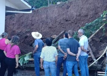 Prefeitura de Ouro estuda estratégias para a reconstrução do muro no CMEI Raio de Sol