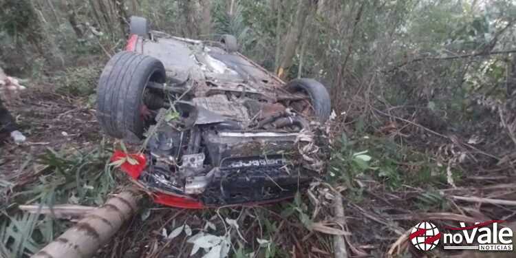 Polícia Militar Rodoviária atende saída de pista em Ibicaré