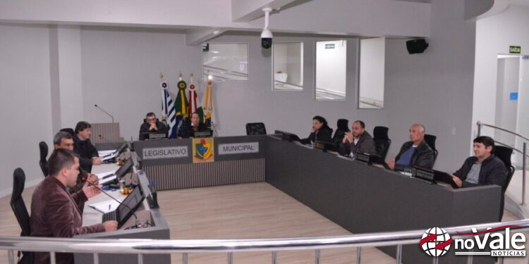 Vereadores de Capinzal aprovam requerimento que pede estudo de viabilidade para estacionamento aos trabalhadores do comércio e funcionalismo público