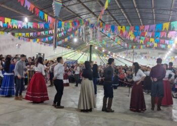 Tradição, comida boa e muita música marcam o 11° Arraiá do Distrito de Santa Lúcia