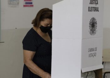 Eleições 2024: eleitor pode levar para a cabine anotação com os números dos candidatos