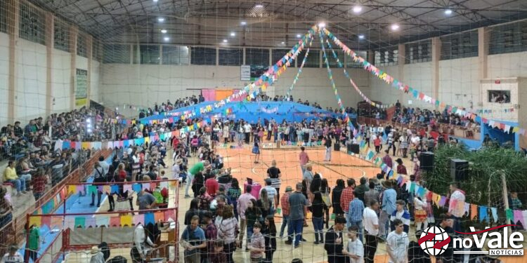 Escola Silvio Santos realiza com sucesso sua tradicional Festa Junina