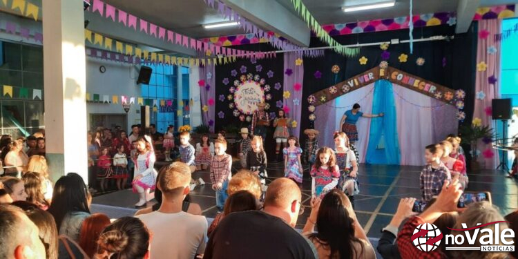 Escola Viver e Conhecer festejou São João com grande público