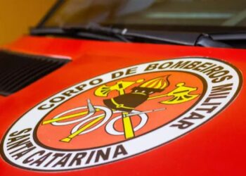 Homem supostamente embriagado é socorrido pelos bombeiros com hemorragia no crânio