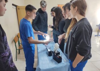 Escola São Cristóvão realiza 1ª edição da Feira dos Curiosos