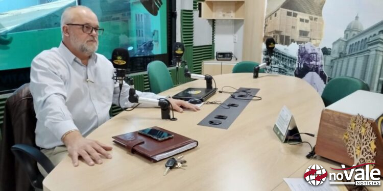 Despachante orienta proprietários de veículos sobre site falso do DETRAN