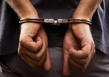 Homem é preso ao tentar trocar cheque falso em instituição financeira de Capinzal
